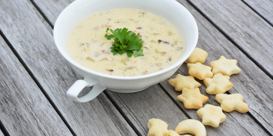 Clam Chowder mit Oyster Cracker